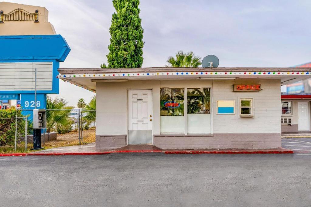 Oyo Gateway Motel Las Vegas North Strip/Fremont St. Area Экстерьер фото